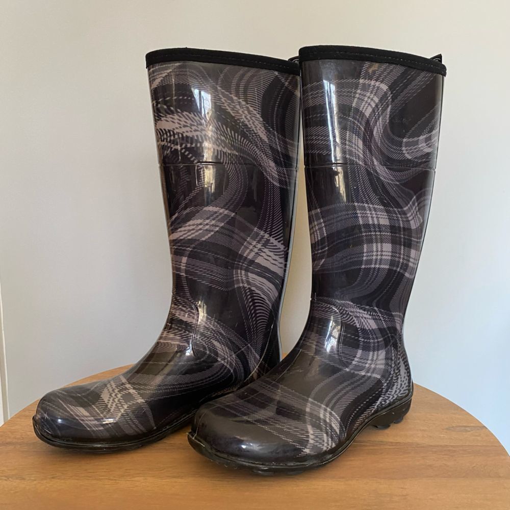 Kamik Size 7 Black & Gray Plaid Tall Rain All Weather Boots Kathryn Style
